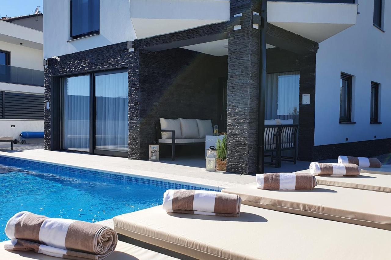 Villa Black Pearl Sibenik Ngoại thất bức ảnh